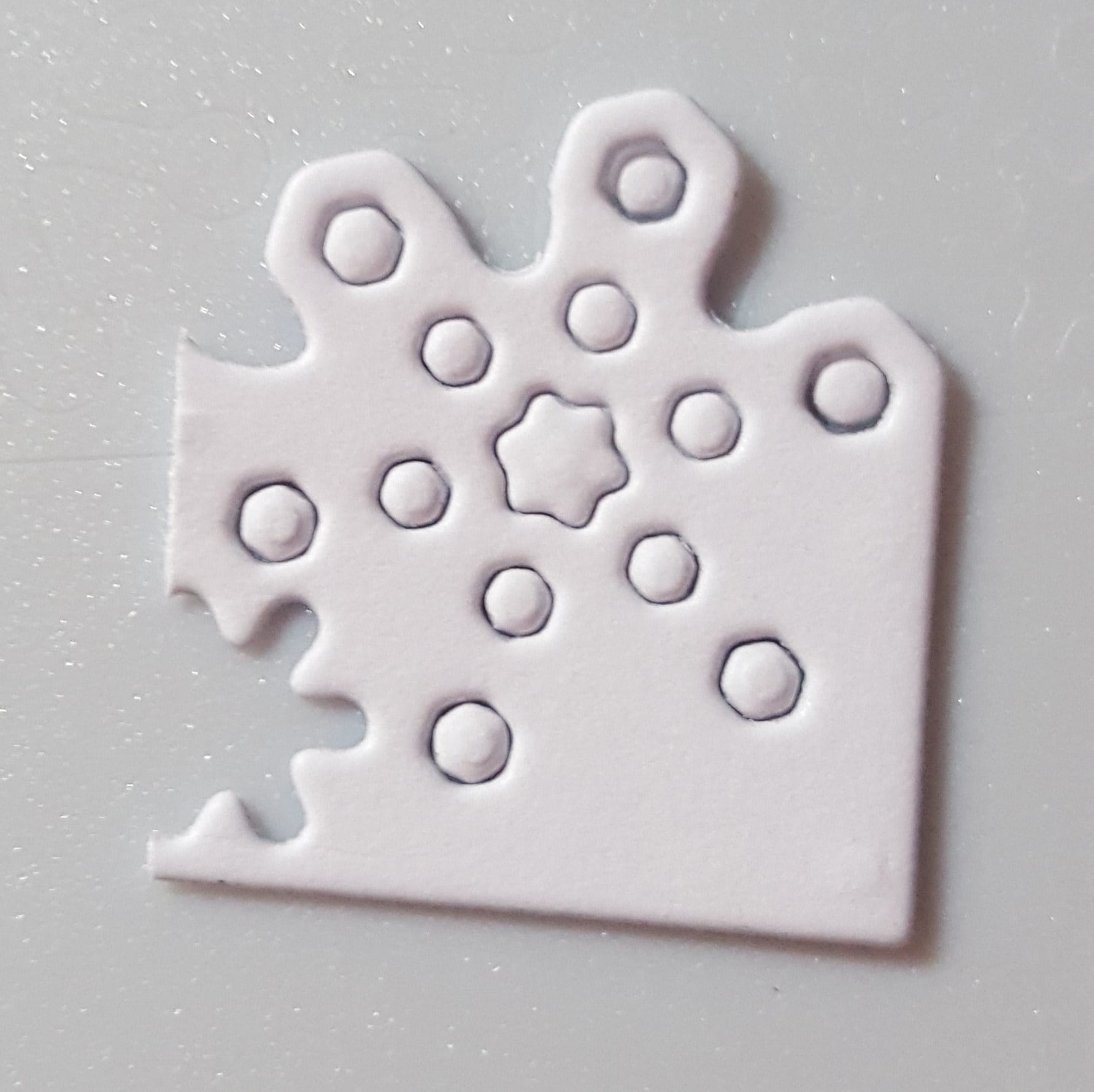 Trying out the 7 in 1 Snowflake Die 2 Smallest Snowflake